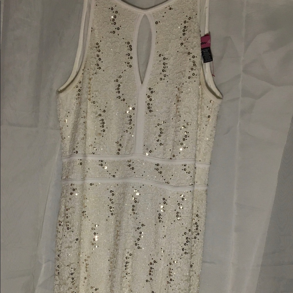 Bodycon white sequin dress.